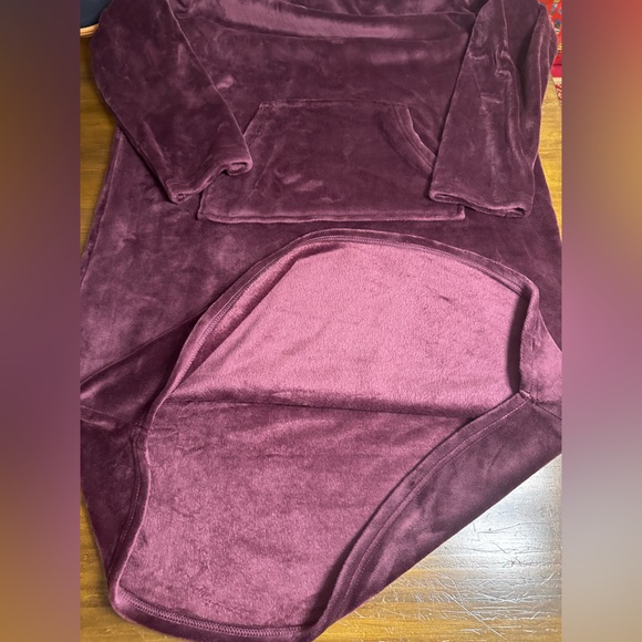 32 Degrees Heat Plush Blanket Long Hoodie S/M NWOT - Picture 4 of 7